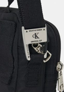 Calvin Klein Jeans SMALL XBODY UNISEX - Sac à Main - Black -Calvin Klein Elegant Magasin 5c5cfbbdbd6e4f2ea10c42862951e599