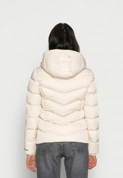 Calvin Klein Jeans SHORT FITTED PUFFER - Doudoune - Muslin 9 Calvin Klein Jeans SHORT FITTED PUFFER - Doudoune - Muslin -Calvin Klein Elegant Magasin 5cafa340cebf41a7ba3cd06c2c7a0817