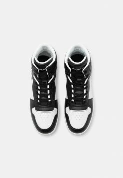Calvin Klein Jeans BASKETBALL CUPSOLE MID - Baskets Montantes - White/black -Calvin Klein Elegant Magasin 5df04ab0d14844e5bbfe28f8972279a9