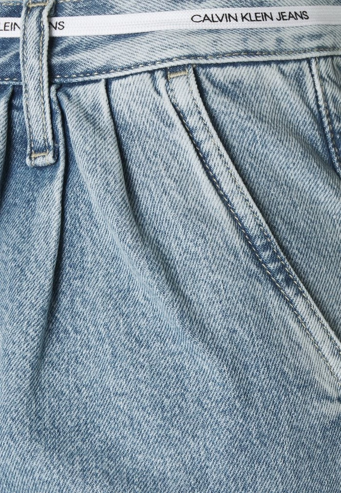 Calvin Klein Jeans MOM - Jean Boyfriend - Denim Light 3 Calvin Klein Jeans MOM - Jean Boyfriend - Denim Light – Image 3