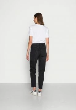 Calvin Klein Jeans MOM JEAN - Jean Boyfriend - Denim Black -Calvin Klein Elegant Magasin 5f691f2c3e0544b9ad1f3979ee95cafa