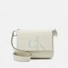 Calvin Klein Jeans Sac Bandoulière - Tofu