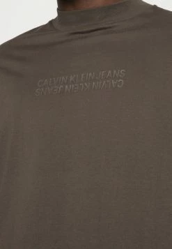 Calvin Klein Jeans SUSTAINABLE LOGO - T-shirt à Manches Longues - Black Olive -Calvin Klein Elegant Magasin 62a952b2e11f4f5d868faeeeaaa83a6c