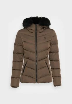 Calvin Klein Jeans SHORT FITTED PUFFER - Doudoune - Black Olive 10 Calvin Klein Jeans SHORT FITTED PUFFER - Doudoune - Black Olive -Calvin Klein Elegant Magasin 64aae3003223439cb821972b6bfbd5db