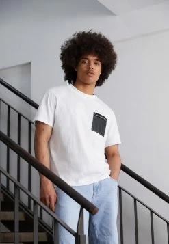 Calvin Klein Jeans POCKET TEE - T-shirt Imprimé - Bright White