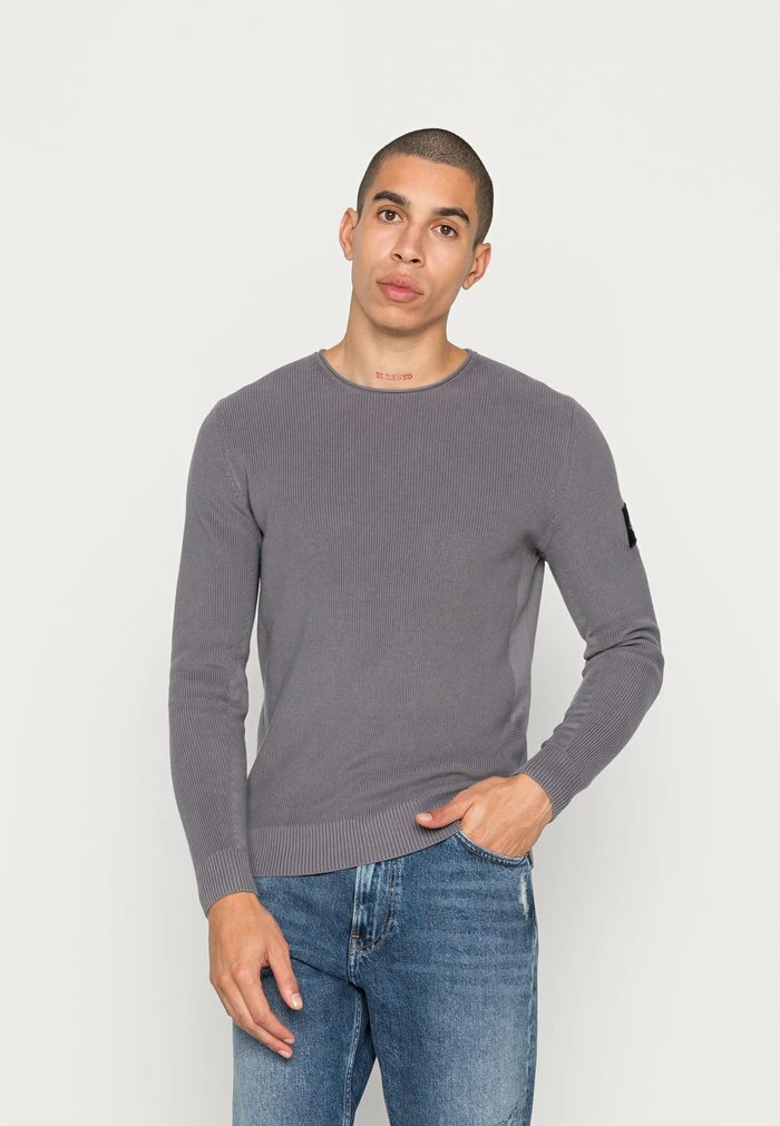 Calvin Klein Jeans MONOGRAM BADGE CREW NECK - Pullover - Fossil Grey 1 Calvin Klein Jeans MONOGRAM BADGE CREW NECK - Pullover - Fossil Grey