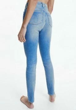 Calvin Klein Jeans Jeans Skinny - Denim Medium 7 Calvin Klein Jeans Jeans Skinny - Denim Medium -Calvin Klein Elegant Magasin 6afcd0b416e64aefb5d94567ce0514a2