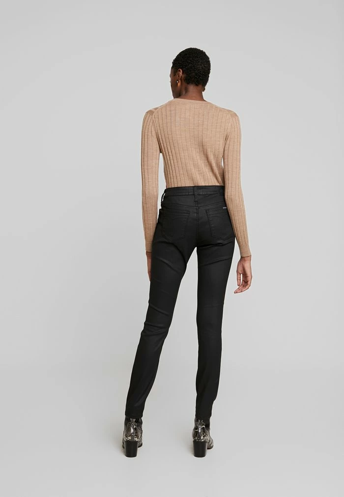 Calvin Klein Jeans SUPER SKINNY - Jeans Skinny - Black Coated Denim 3 Calvin Klein Jeans SUPER SKINNY - Jeans Skinny - Black Coated Denim – Image 3
