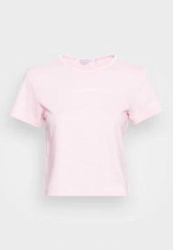 Calvin Klein Jeans SHRUNKEN INSTITUTIONAL BABY TEE - T-shirt Imprimé - Bella -Calvin Klein Elegant Magasin 6c2f58ff37a543d68dd6366f69d9a996