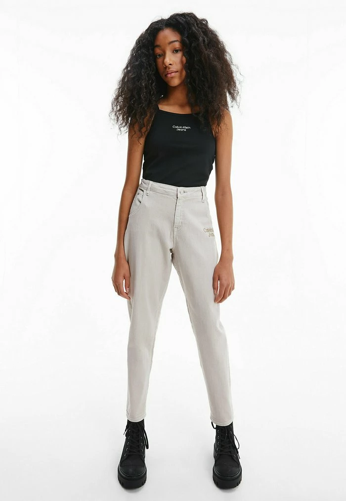 Calvin Klein Jeans Jean Boyfriend - Stone Light Grey 2 Calvin Klein Jeans Jean Boyfriend - Stone Light Grey – Image 2