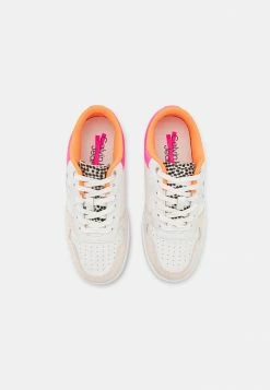 Calvin Klein Jeans BASKETBALL CUPSOLE - Baskets Basses - White/party Pink 11 Calvin Klein Jeans BASKETBALL CUPSOLE - Baskets Basses - White/party Pink -Calvin Klein Elegant Magasin 6dd040d4222440b489c9080ba5428e3f