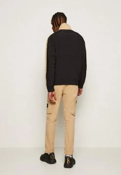 Calvin Klein Jeans COLOR BLOCK POP OVER JACKET - Veste Légère - Grey -Calvin Klein Elegant Magasin 70b96d80d01e40c687fb68958396b078