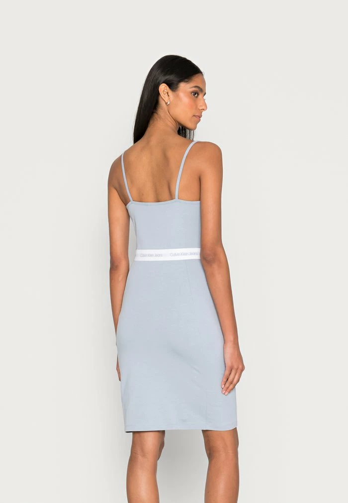 Calvin Klein Jeans LOGO TAPE STRAPPY DRESS - Robe En Jersey - Silver Sky 3 Calvin Klein Jeans LOGO TAPE STRAPPY DRESS - Robe En Jersey - Silver Sky – Image 3