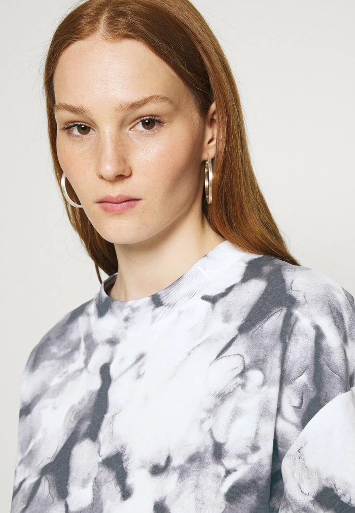 Calvin Klein Jeans DRESS - Robe En Jersey - Quiet Grey 4 Calvin Klein Jeans DRESS - Robe En Jersey - Quiet Grey – Image 4