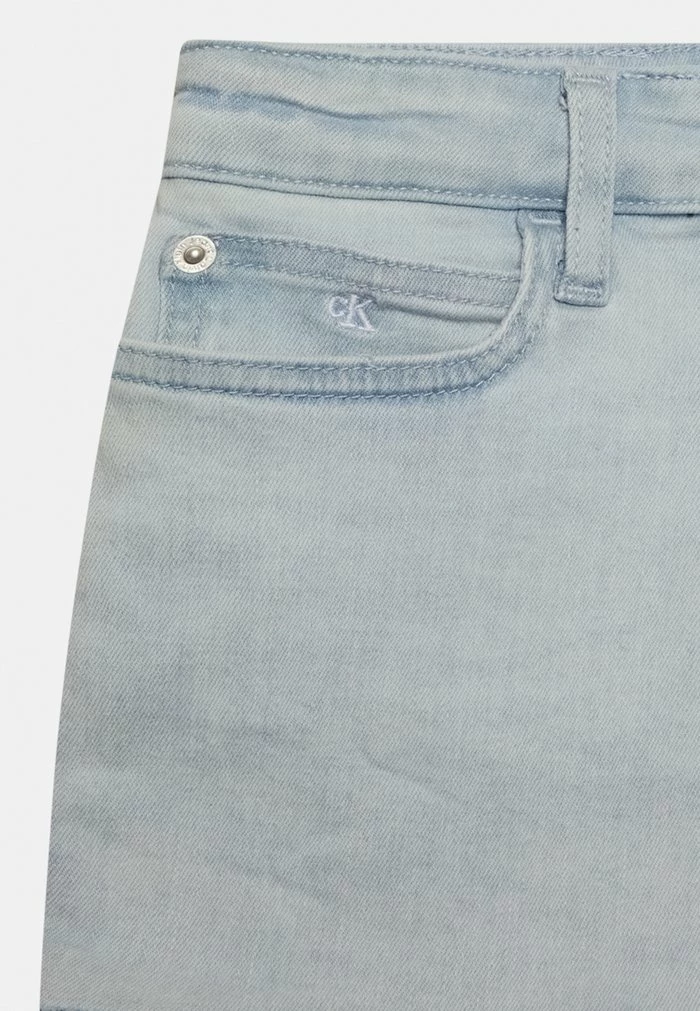 Calvin Klein Jeans RELAXED SHORT LIGHT BLUE - Short En Jean - Denim Light 3 Calvin Klein Jeans RELAXED SHORT LIGHT BLUE - Short En Jean - Denim Light – Image 3