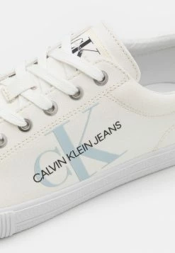 Calvin Klein Jeans LACEUP - Baskets Basses - Triple White -Calvin Klein Elegant Magasin 75ac5e15b0f445fc81ae4ea78c14b1d8