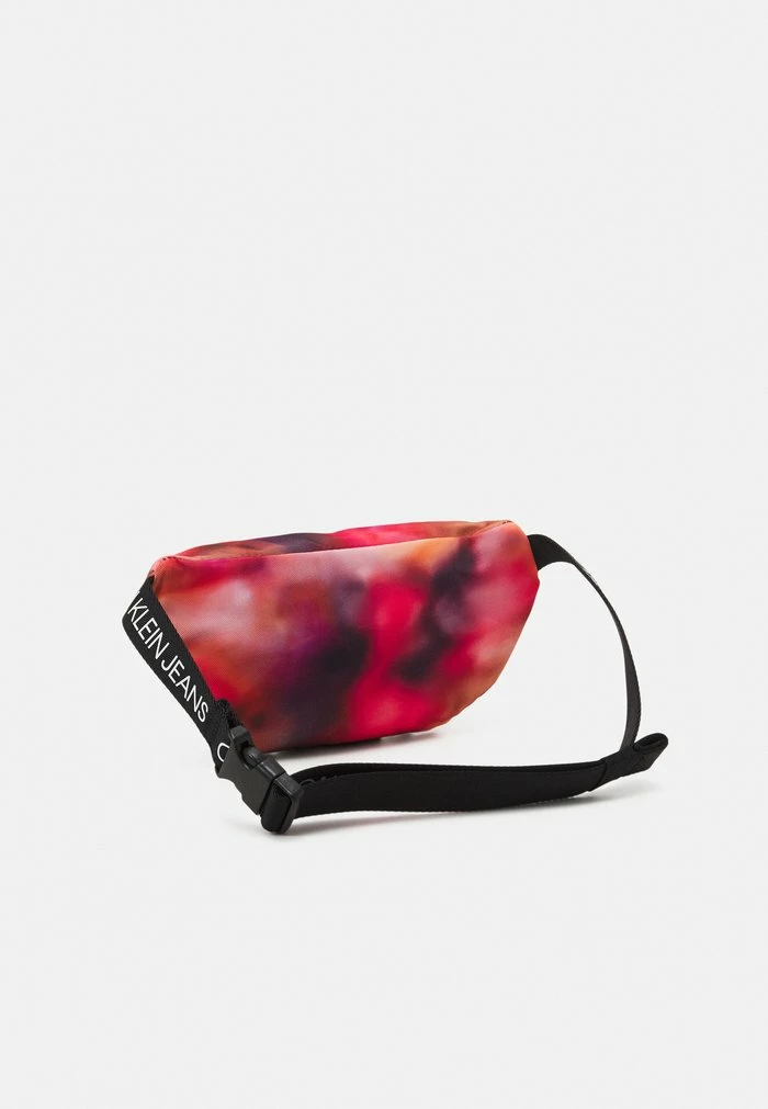 Calvin Klein Jeans DISTORTED WAISTPACK UNISEX - Sac Banane - Red 2 Calvin Klein Jeans DISTORTED WAISTPACK UNISEX - Sac Banane - Red – Image 2