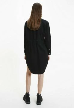 Calvin Klein Jeans Robe En Jean - Denim Black -Calvin Klein Elegant Magasin 78fcf5bc4f5341efac1667e7722f1ba6