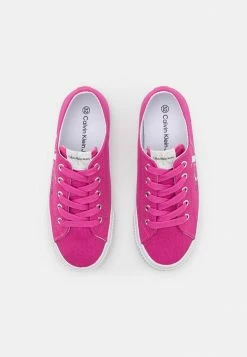 Calvin Klein Jeans Baskets Basses - Fuchsia -Calvin Klein Elegant Magasin 799a13b825a8496aa0356b40c7809285