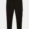 Calvin Klein Jeans BADGE CARGO SWEATPANTS - Pantalon De Survêtement - Ck Black