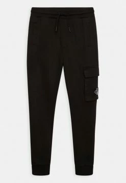 Calvin Klein Jeans BADGE CARGO SWEATPANTS - Pantalon De Survêtement - Ck Black