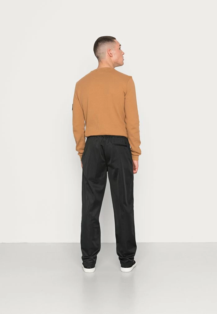 Calvin Klein Jeans CONTRAST TAPE TRACK PANT - Pantalon De Survêtement - Black 3 Calvin Klein Jeans CONTRAST TAPE TRACK PANT - Pantalon De Survêtement - Black – Image 3