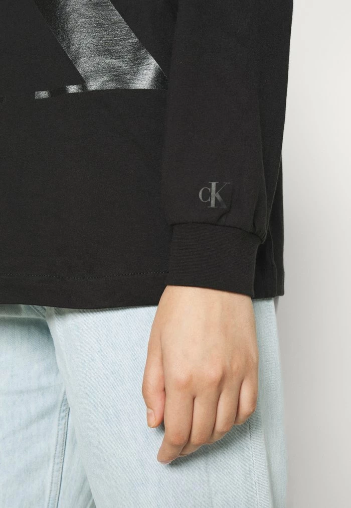Calvin Klein Jeans BLOWN UP LOGO LONG SLEEVES TEE - T-shirt à Manches Longues - Black 7 Calvin Klein Jeans BLOWN UP LOGO LONG SLEEVES TEE - T-shirt à Manches Longues - Black – Image 7