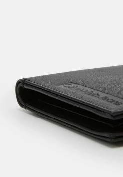 Calvin Klein Jeans LOGO EMBOSS BILLFOLD - Portefeuille - Black 12 Calvin Klein Jeans LOGO EMBOSS BILLFOLD - Portefeuille - Black -Calvin Klein Elegant Magasin 7abf2fbdf8214d32b207b5db5928a730