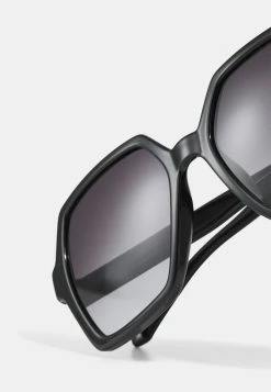 Calvin Klein Jeans Lunettes De Soleil - Black -Calvin Klein Elegant Magasin 7d29cfae29f945a0b2c03a486aba8ed2