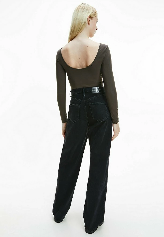 Calvin Klein Jeans T-shirt Imprimé - Black Olive 3 Calvin Klein Jeans T-shirt Imprimé - Black Olive – Image 3