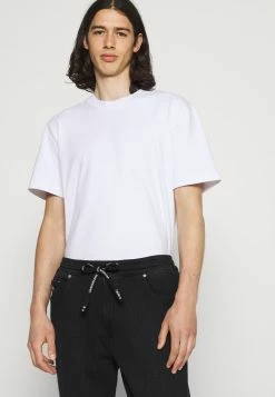 Calvin Klein Jeans TRACK - Jean Boyfriend - Denim Black -Calvin Klein Elegant Magasin 81363313e83f48f39fc087c0e2f78cbe