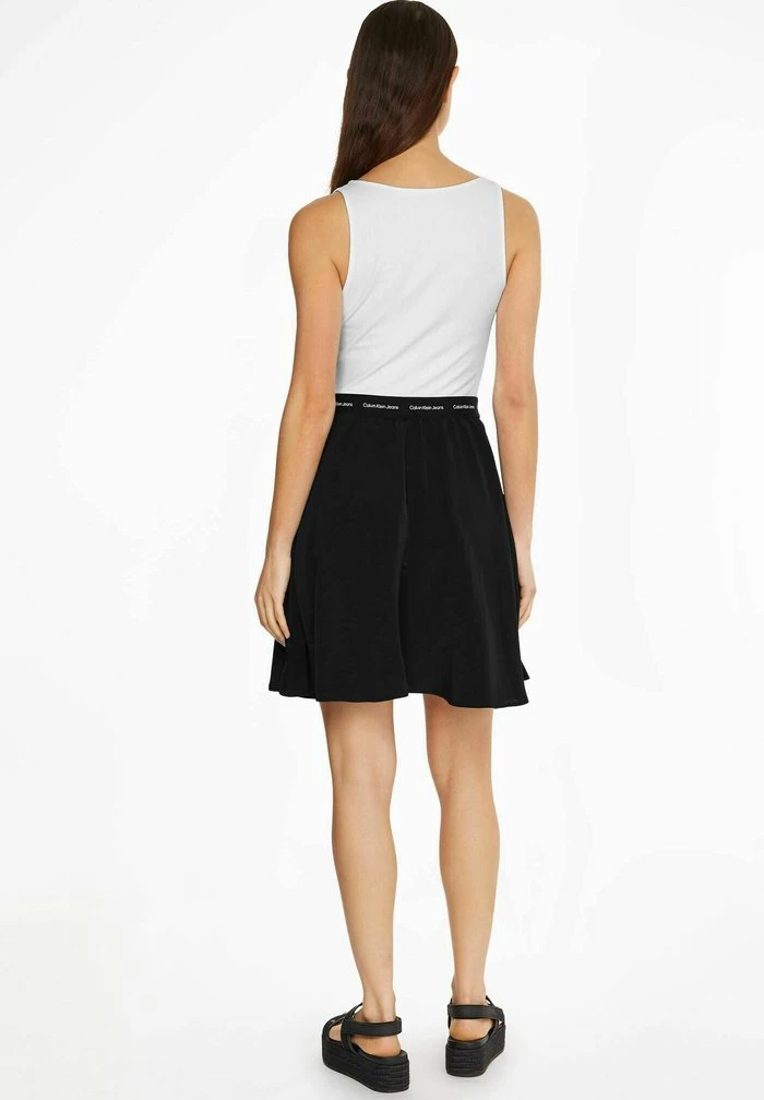 Calvin Klein Jeans CONTRAST TAPE ELASTIC - Robe De Jour - Weiss 2 Calvin Klein Jeans CONTRAST TAPE ELASTIC - Robe De Jour - Weiss – Image 2