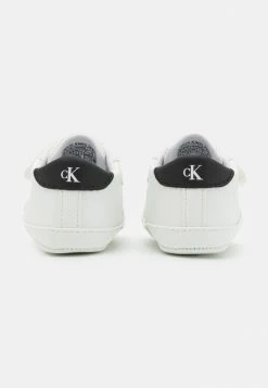 Calvin Klein Jeans UNISEX - Chaussons Pour Bébé - White/black -Calvin Klein Elegant Magasin 85ce609cffb042b2aad8b444a128fa49