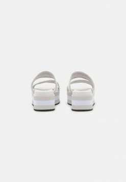 Calvin Klein Jeans FLATFORM TWOSTRAPS - Mules à Talons - Bright White 9 Calvin Klein Jeans FLATFORM TWOSTRAPS - Mules à Talons - Bright White -Calvin Klein Elegant Magasin 8d3ac622bd734ec0976363bb858cfd6c
