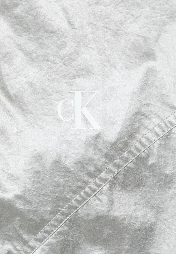 Calvin Klein Jeans ZIP THROUGH - Veste Coupe-vent - Silver 7 Calvin Klein Jeans ZIP THROUGH - Veste Coupe-vent - Silver – Image 7