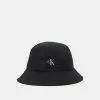 Calvin Klein Jeans WATER REPELLENT BUCKET HAT UNISEX - Chapeau - Black