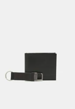 Calvin Klein Jeans Portefeuille - Black -Calvin Klein Elegant Magasin 91e6b503136d41a8bc5b9b8a1c6e7525