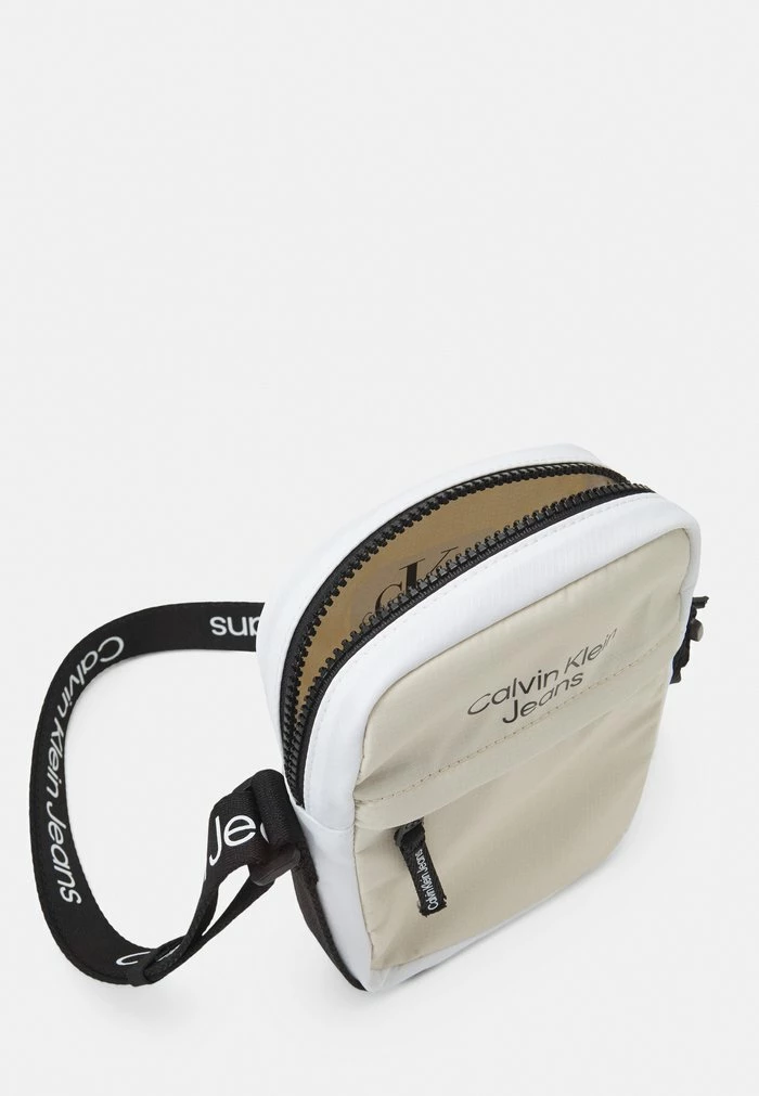 Calvin Klein Jeans COLOUR BLOCK CROSSBODY - Sac Bandoulière - White/eggshell 3 Calvin Klein Jeans COLOUR BLOCK CROSSBODY - Sac Bandoulière - White/eggshell – Image 3
