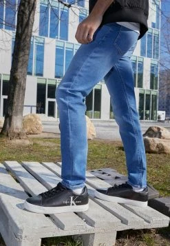 Calvin Klein Jeans SKINNY - Jeans Skinny - Denim Medium -Calvin Klein Elegant Magasin 99ab255b99eb40bdba17620b14d0f4d6