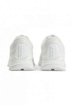 Calvin Klein Jeans Baskets Basses - Triple White -Calvin Klein Elegant Magasin 9a1e4db4885341919b5a3d7844bf7252