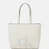 Calvin Klein Jeans SCULPTED MONO SHOPPER - Cabas - Tofu
