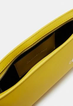 Calvin Klein Jeans SCULPTED SHOULDER POUCH TWO TONE - Sac Bandoulière - Super Lemon -Calvin Klein Elegant Magasin 9ea94b4d2b3d4f3b8da7e1c429be7117
