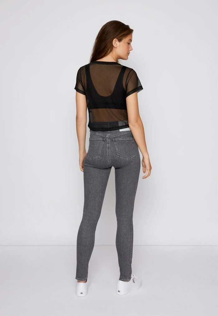 Calvin Klein Jeans BABY TEE - T-shirt Imprimé - Black 3 Calvin Klein Jeans BABY TEE - T-shirt Imprimé - Black – Image 3