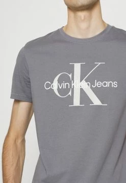 Calvin Klein Jeans SEASONAL MONOGRAM TEE - T-shirt Imprimé - Fossil Grey -Calvin Klein Elegant Magasin a079dcc39ec04471a1cd5e3a531805e5