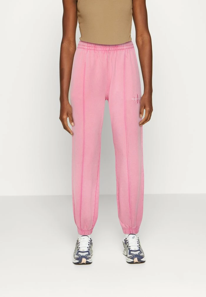 Calvin Klein Jeans MONOGRAM LOGO PANT - Pantalon De Survêtement - Lipstick Pink 1 Calvin Klein Jeans MONOGRAM LOGO PANT - Pantalon De Survêtement - Lipstick Pink