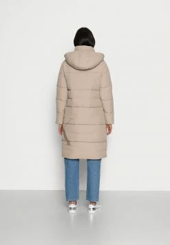 Calvin Klein Jeans SIDE LOGO LONG PUFFER JACKET - Veste D'hiver - Crockery -Calvin Klein Elegant Magasin a1b748ede35d4140b73b6c12a1f9bab6