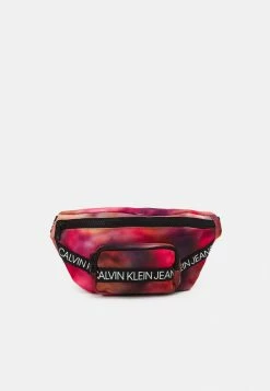Calvin Klein Jeans DISTORTED WAISTPACK UNISEX - Sac Banane - Red