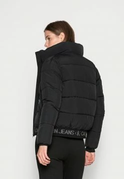 Calvin Klein Jeans LOGO HEM SHORT PUFFER JACKET - Veste D'hiver - Black -Calvin Klein Elegant Magasin a35323d5e0754dbdab25cd9260c408b0