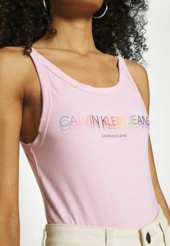 Calvin Klein Jeans PRIDE BODY - Débardeur - Sweet Lilac 11 Calvin Klein Jeans PRIDE BODY - Débardeur - Sweet Lilac -Calvin Klein Elegant Magasin a48e1610d3444d25ac42579b8df77732