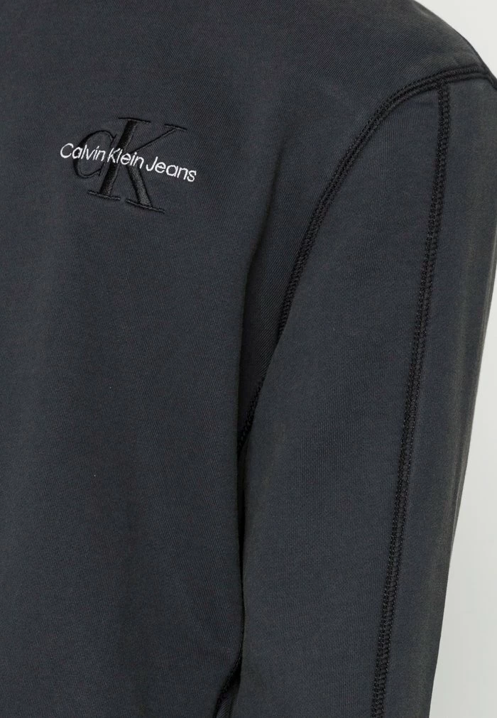 Calvin Klein Jeans MONOGRAM LOGO WASHED CREW NECK - Sweatshirt - Washed Black 5 Calvin Klein Jeans MONOGRAM LOGO WASHED CREW NECK - Sweatshirt - Washed Black – Image 5